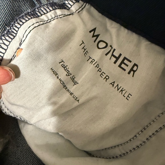 MOTHER tripper ankle size 25. Nice stretch. Wash is taking shape. - Picture 4 of 4